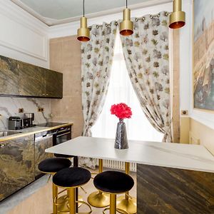 Luxury 2 bedrooms 1 bathroom apartment - Madeleine